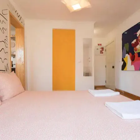 Apartman Artsy